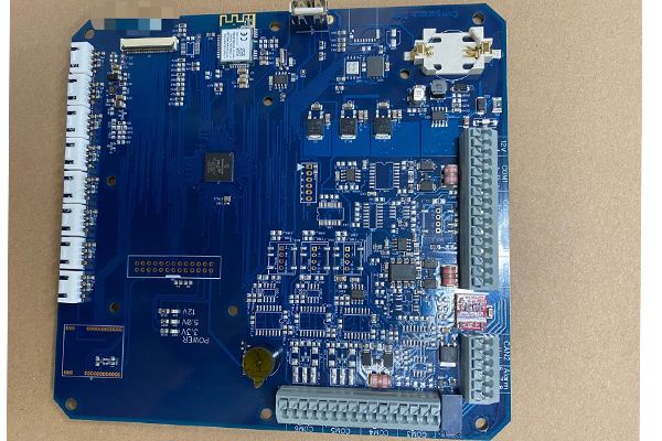 Producția de volum a plăcilor de control din industrie s-a terminat